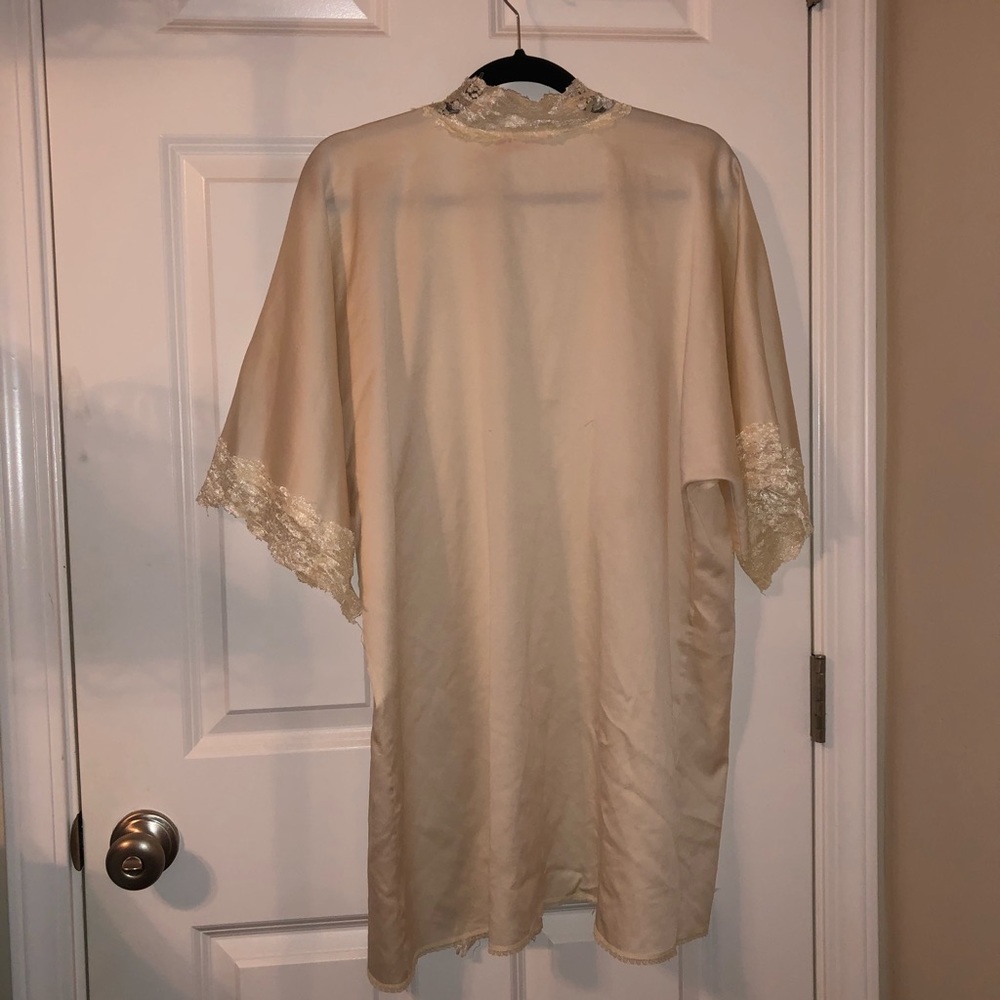 Vintage Silk Robe - Picture 4 of 4